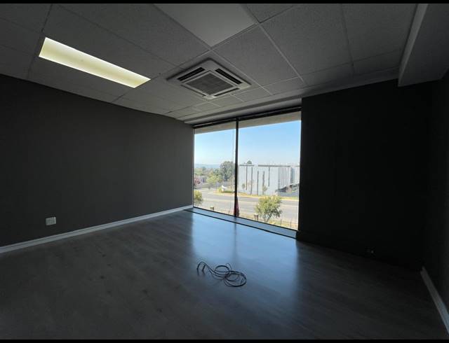 419M² OFFICE TO LET IN BRYANSTON